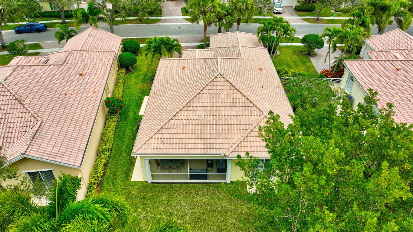 VILLAGEWALK OF WELLINGTON 1 - Residential