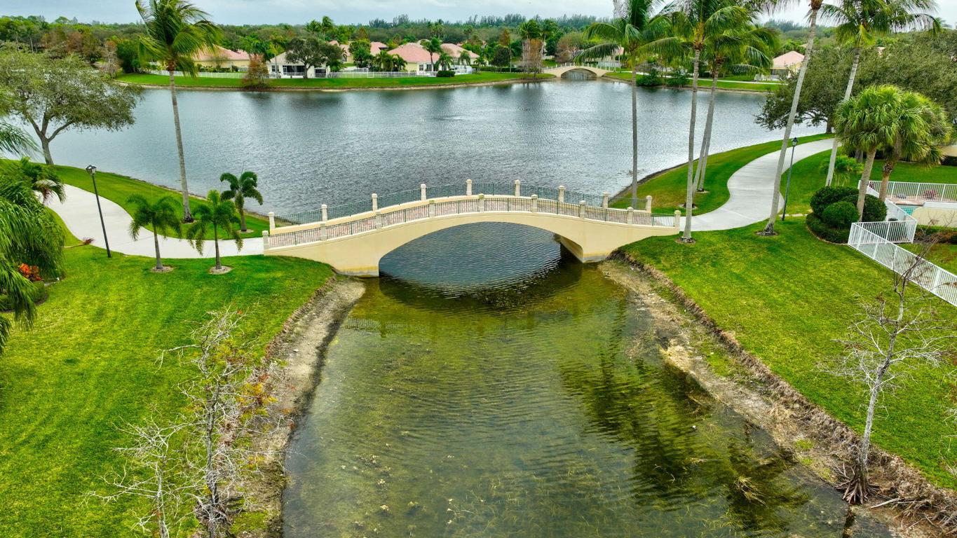 VILLAGEWALK OF WELLINGTON 1 - Residential