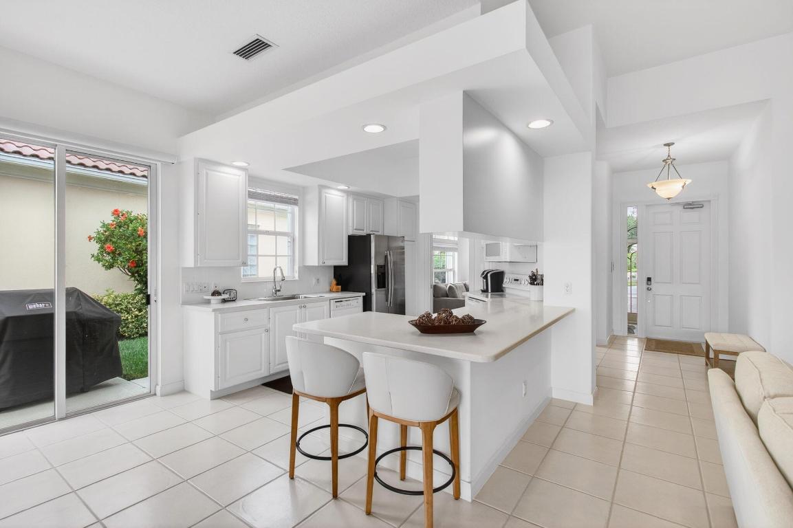 VILLAGEWALK OF WELLINGTON 1 - Residential