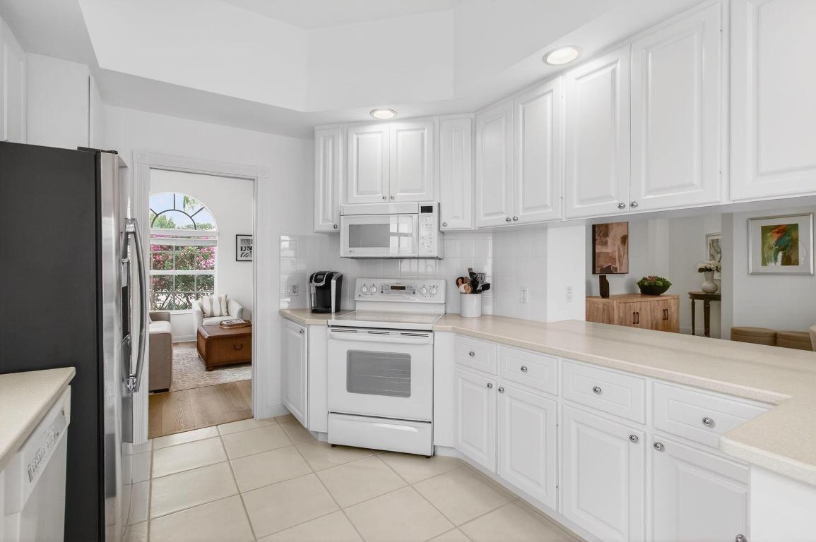 VILLAGEWALK OF WELLINGTON 1 - Residential