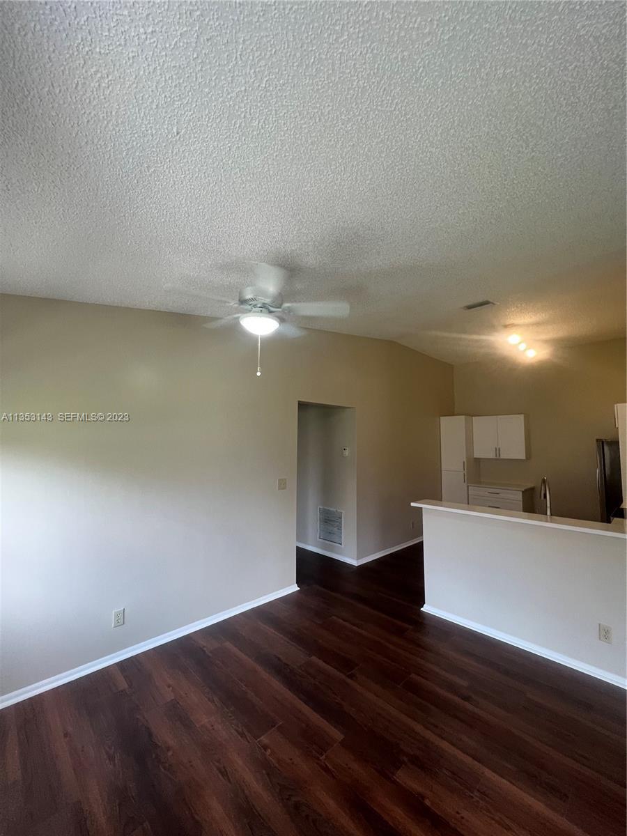 JOGGERS RUN - Residential Lease