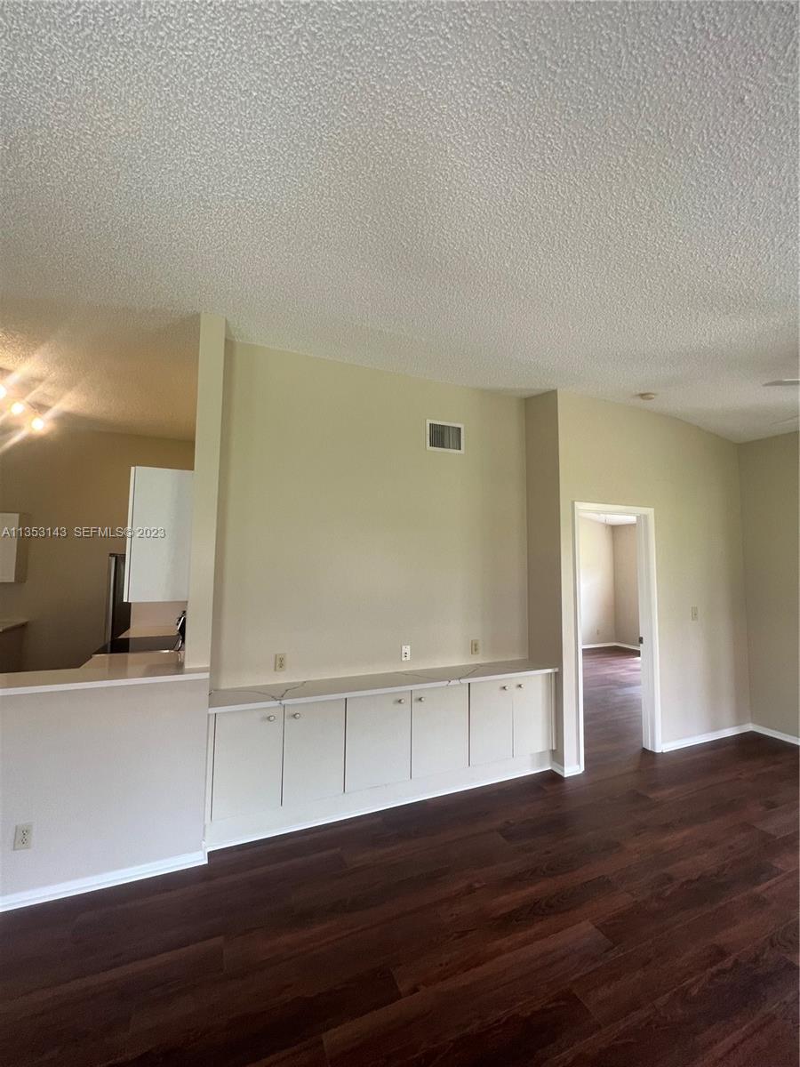 JOGGERS RUN - Residential Lease