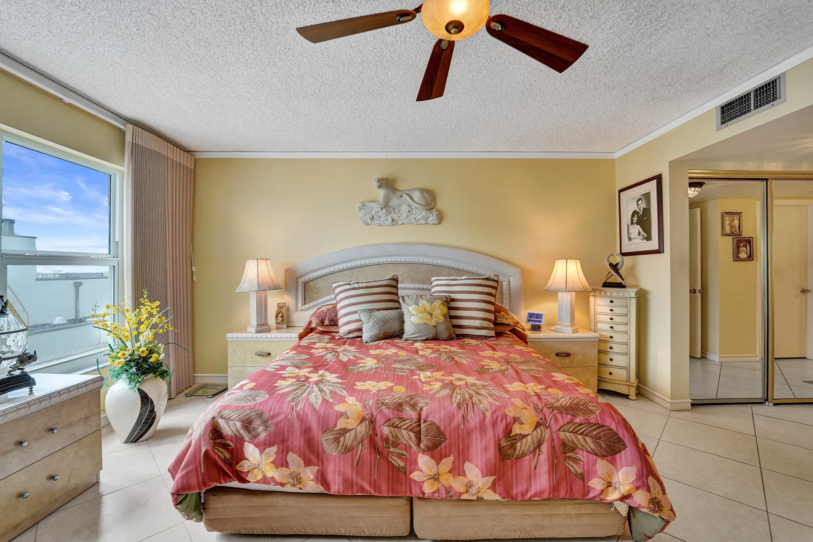 PLAYA DEL MAR CONDO - Residential