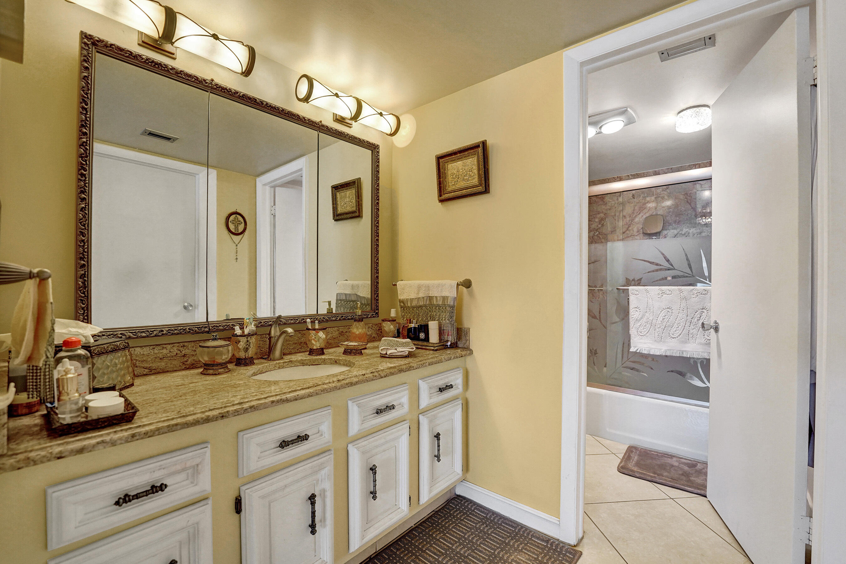 PLAYA DEL MAR CONDO - Residential