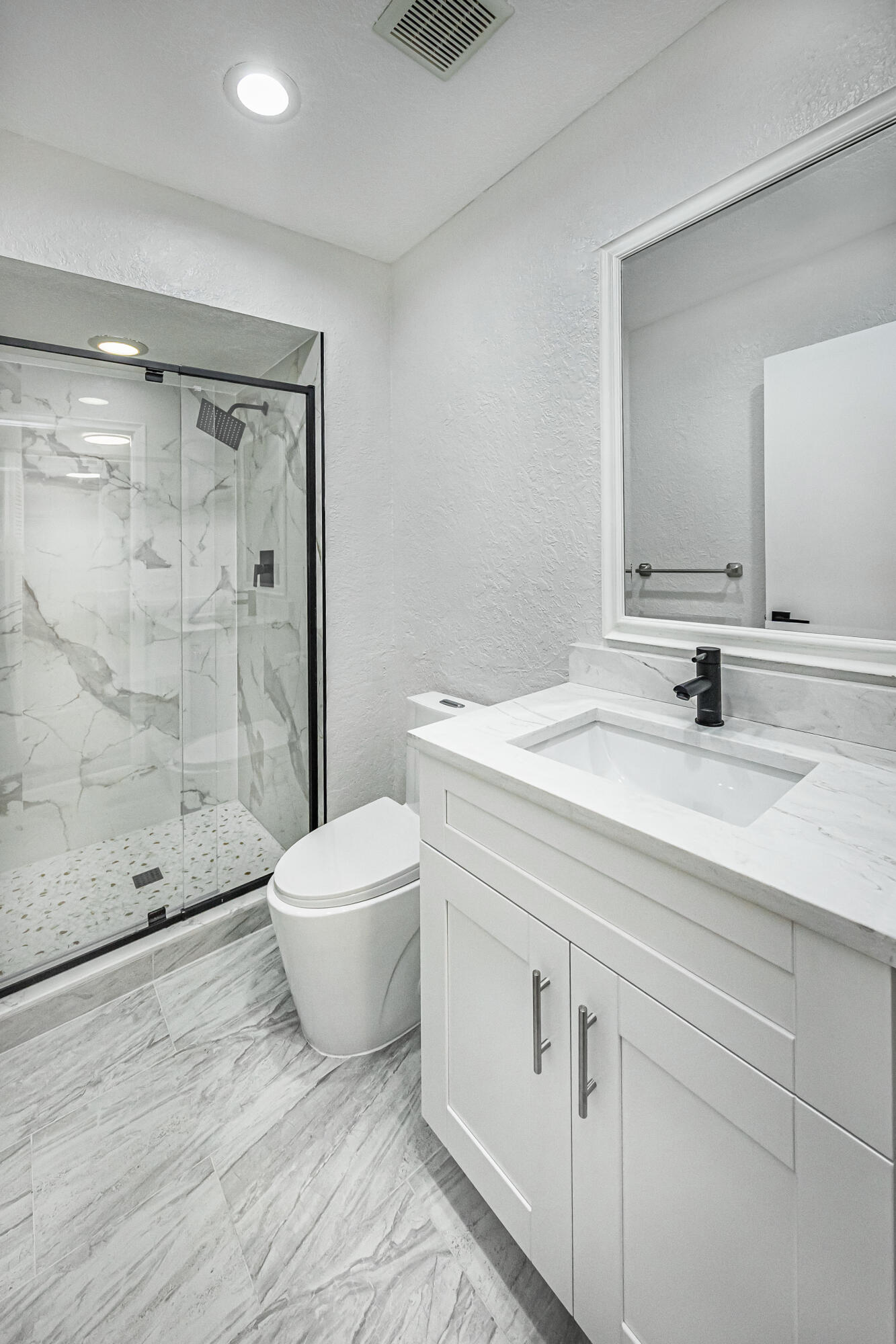 LAGO DEL REY CONDO - Residential