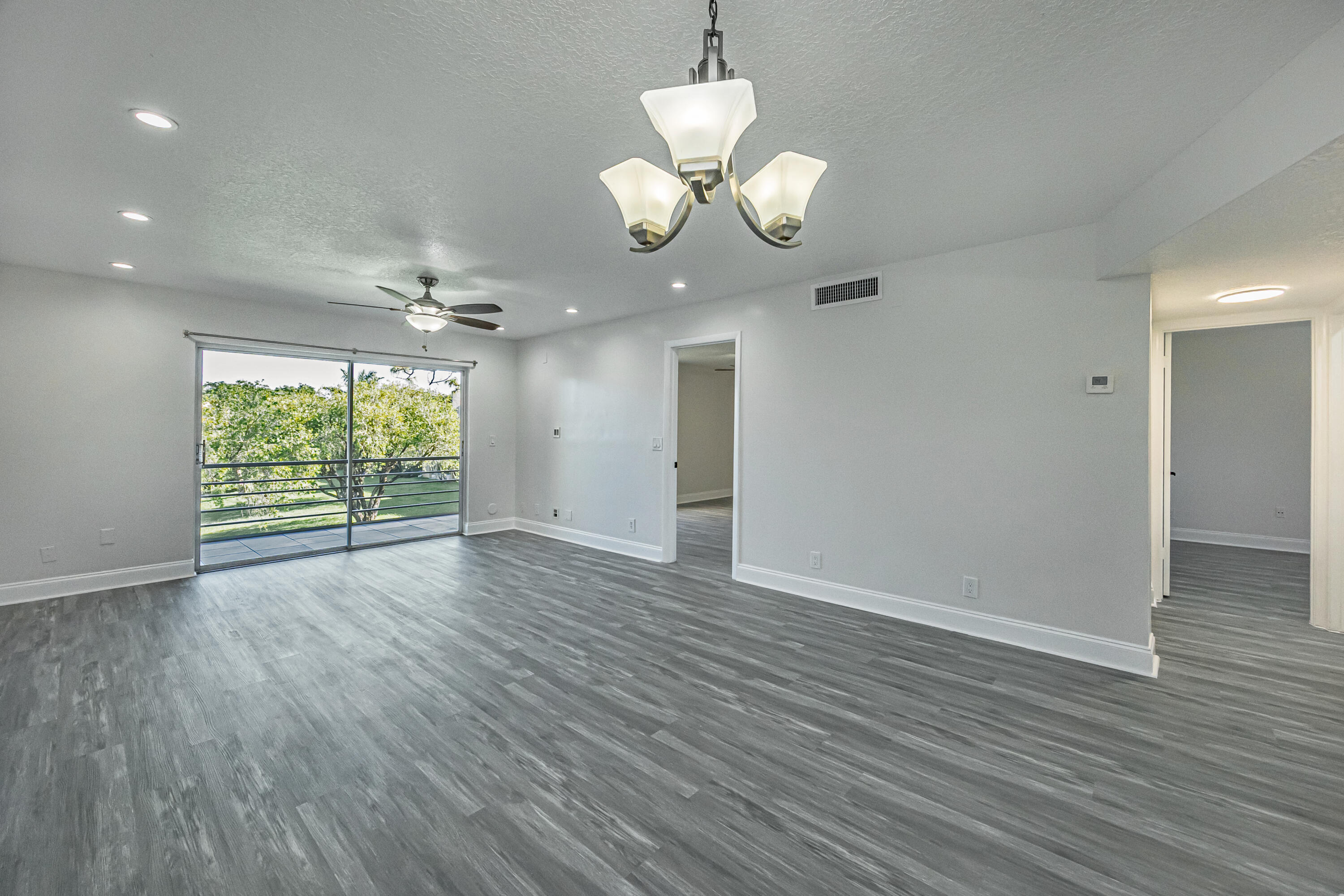 LAGO DEL REY CONDO - Residential