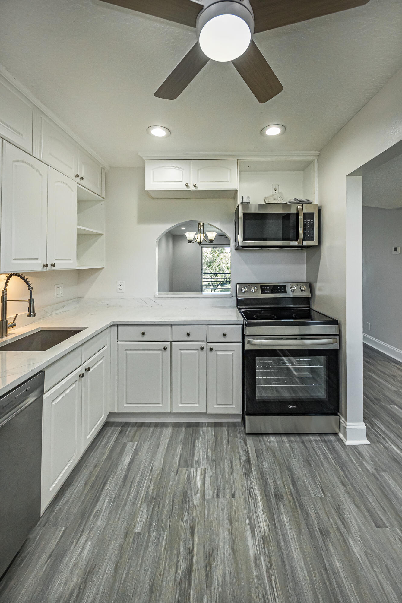 LAGO DEL REY CONDO - Residential