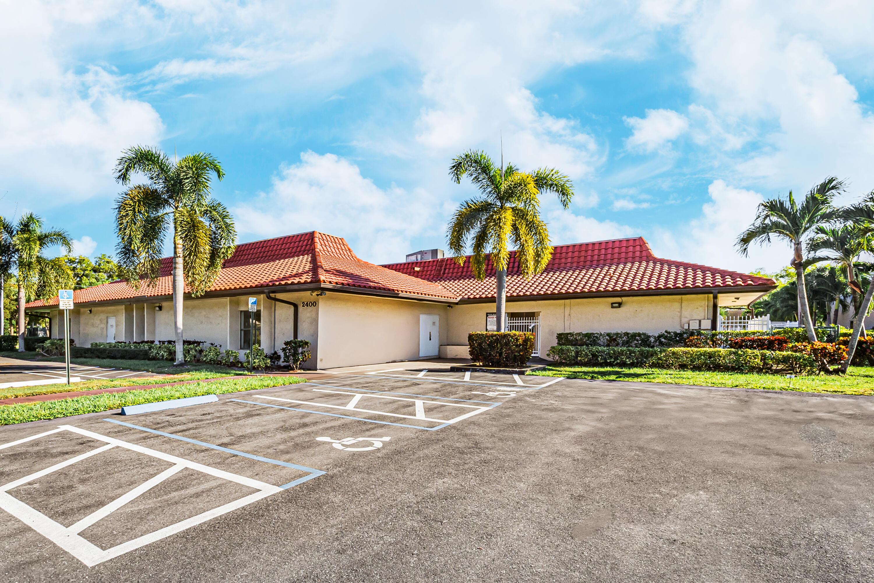 LAGO DEL REY CONDO - Residential