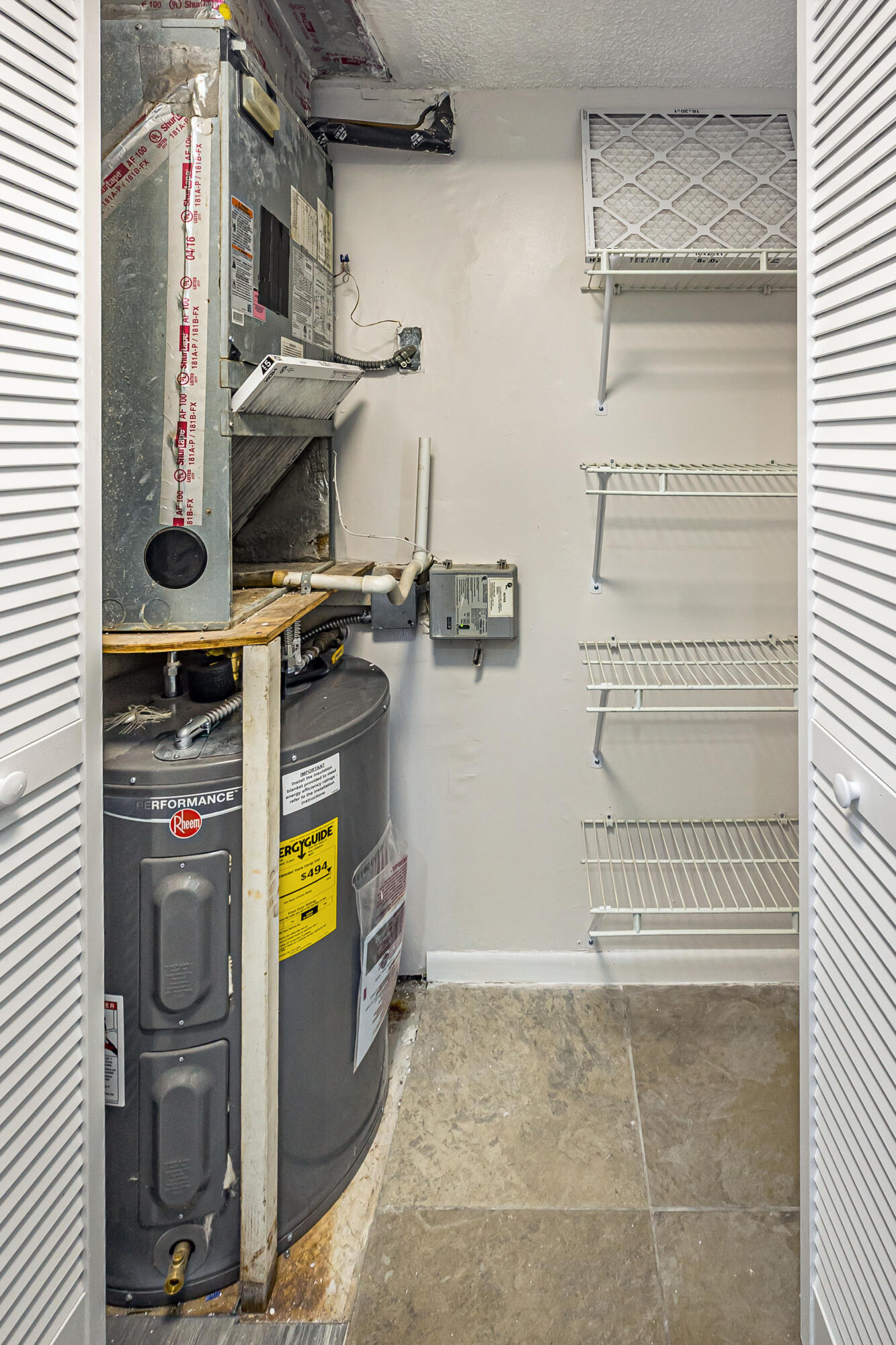 LAGO DEL REY CONDO - Residential