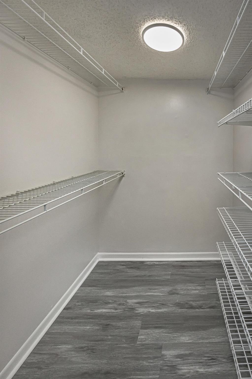 LAGO DEL REY CONDO - Residential