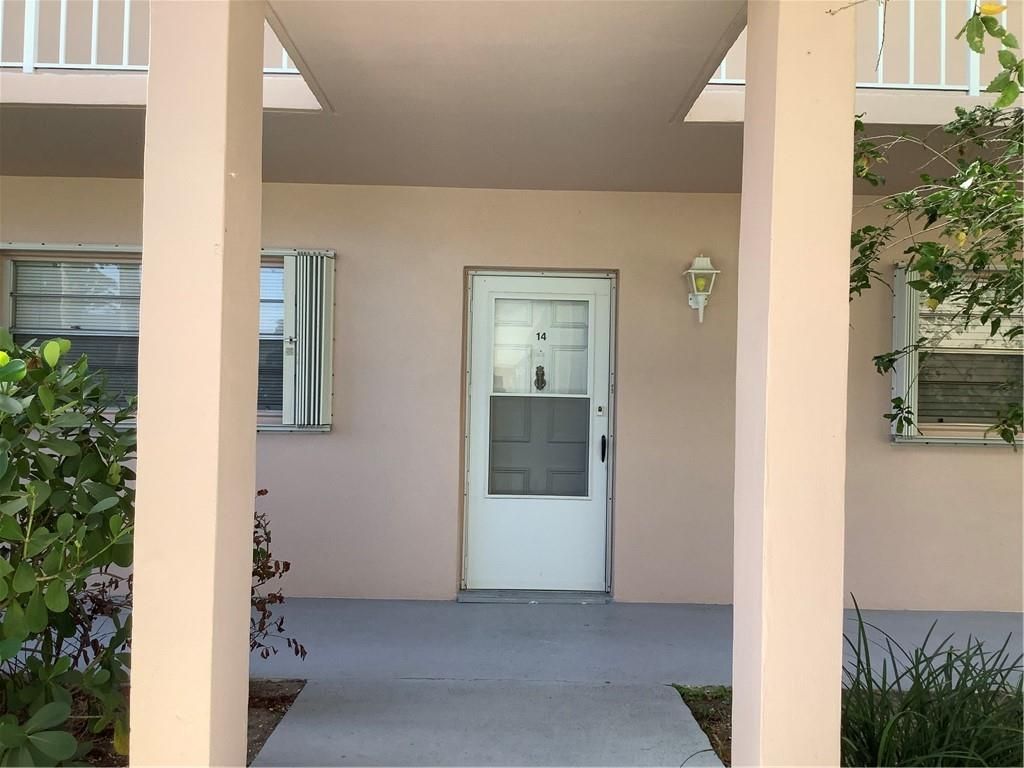 Photo of 18081 SE Country Club Dr #14, Jupiter, FL 33469 (MLS # F10278046)