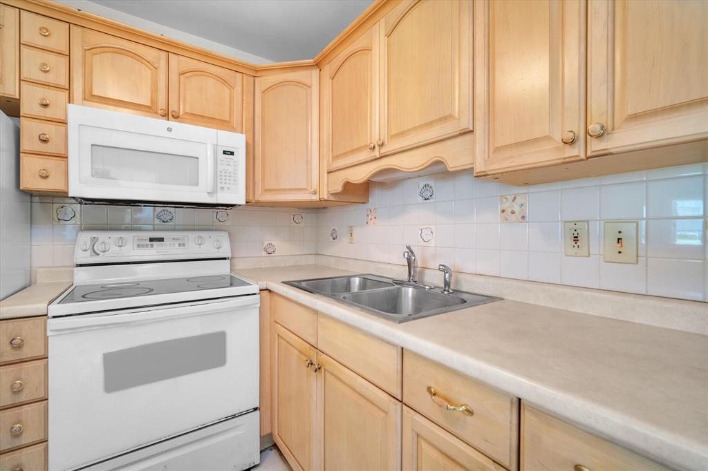 STERLING VILLAGE - Residential