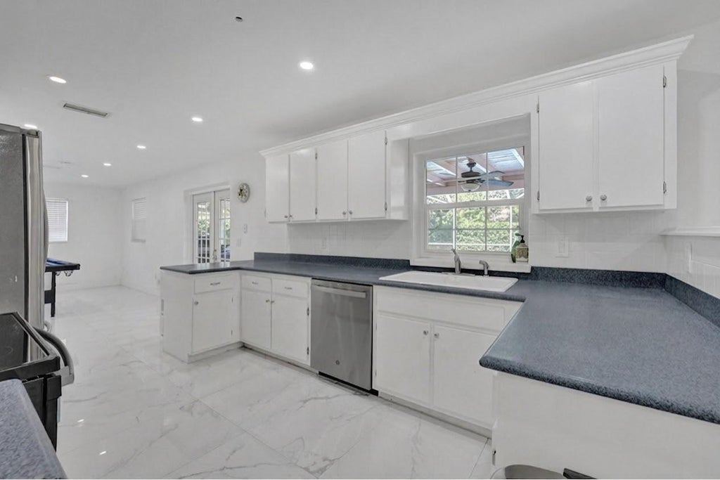 Photo of 2109 NW 87TH Terrace, Coral Springs, FL 33071 (MLS # B26070771)