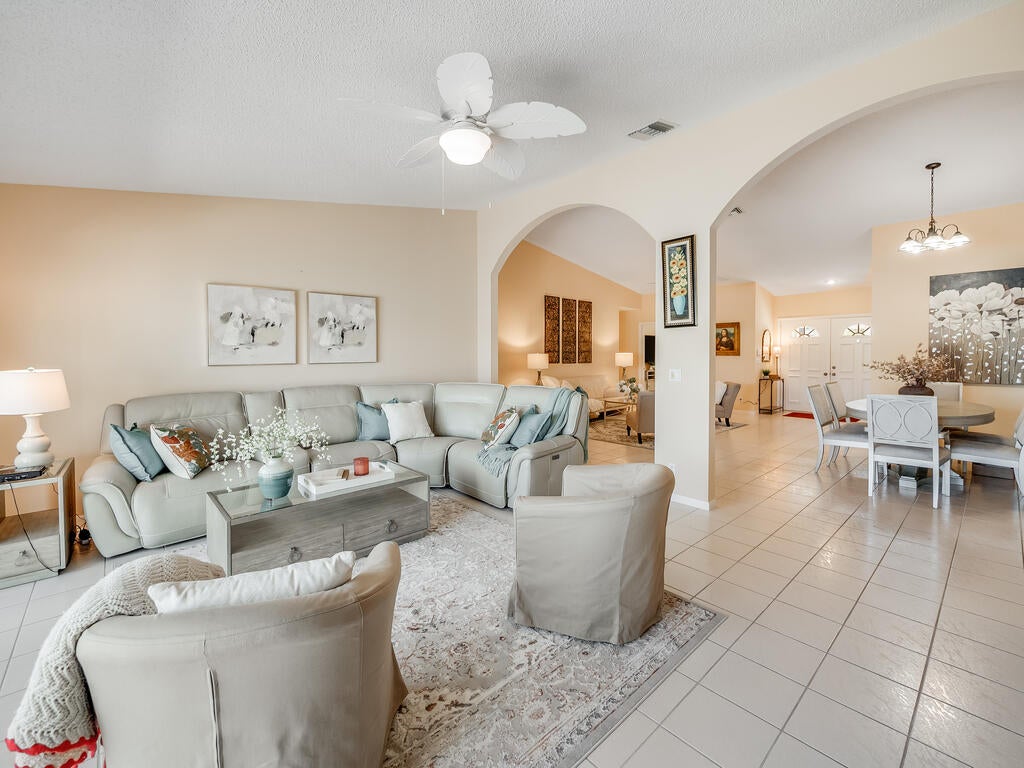 Properties 3933 Summer Chase Court