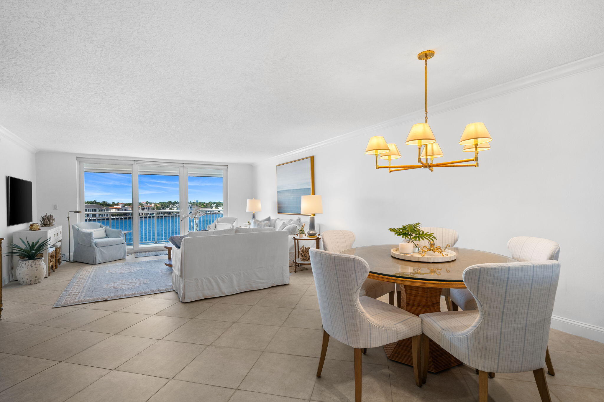511 BAYSHORE Drive 408