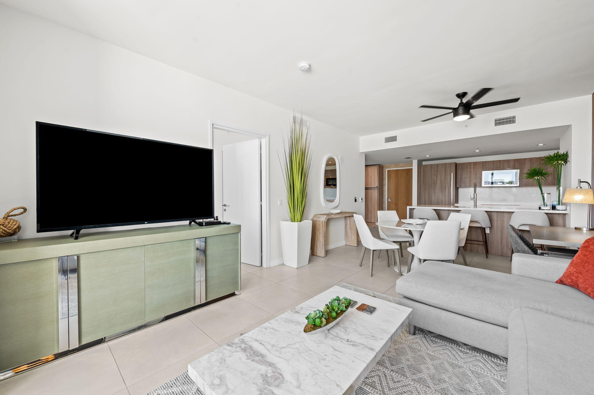 401 N Birch Road 409