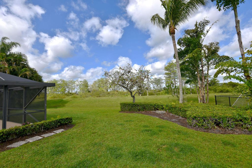 Photo of 19 Dunbar Road, Palm Beach Gardens, FL 33418 (MLS # R10971157)