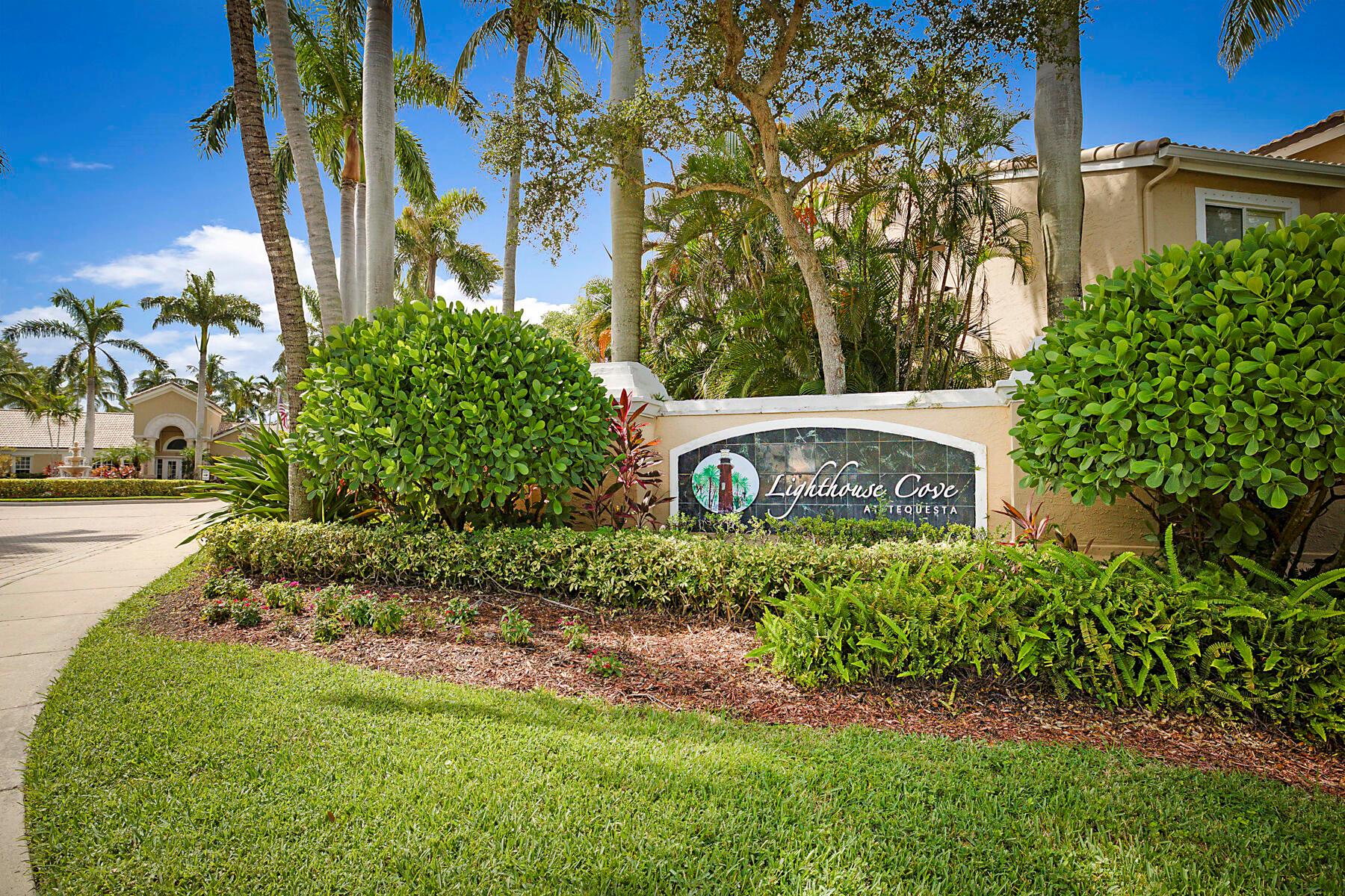 Completely updated unit professionally furnished. A must see. Walking distance to Publix and Restaurents. The community offers clubhouse, pool, fitness center,billiard room,pickle ball courts and racquet ball court. A true resort with amenities.