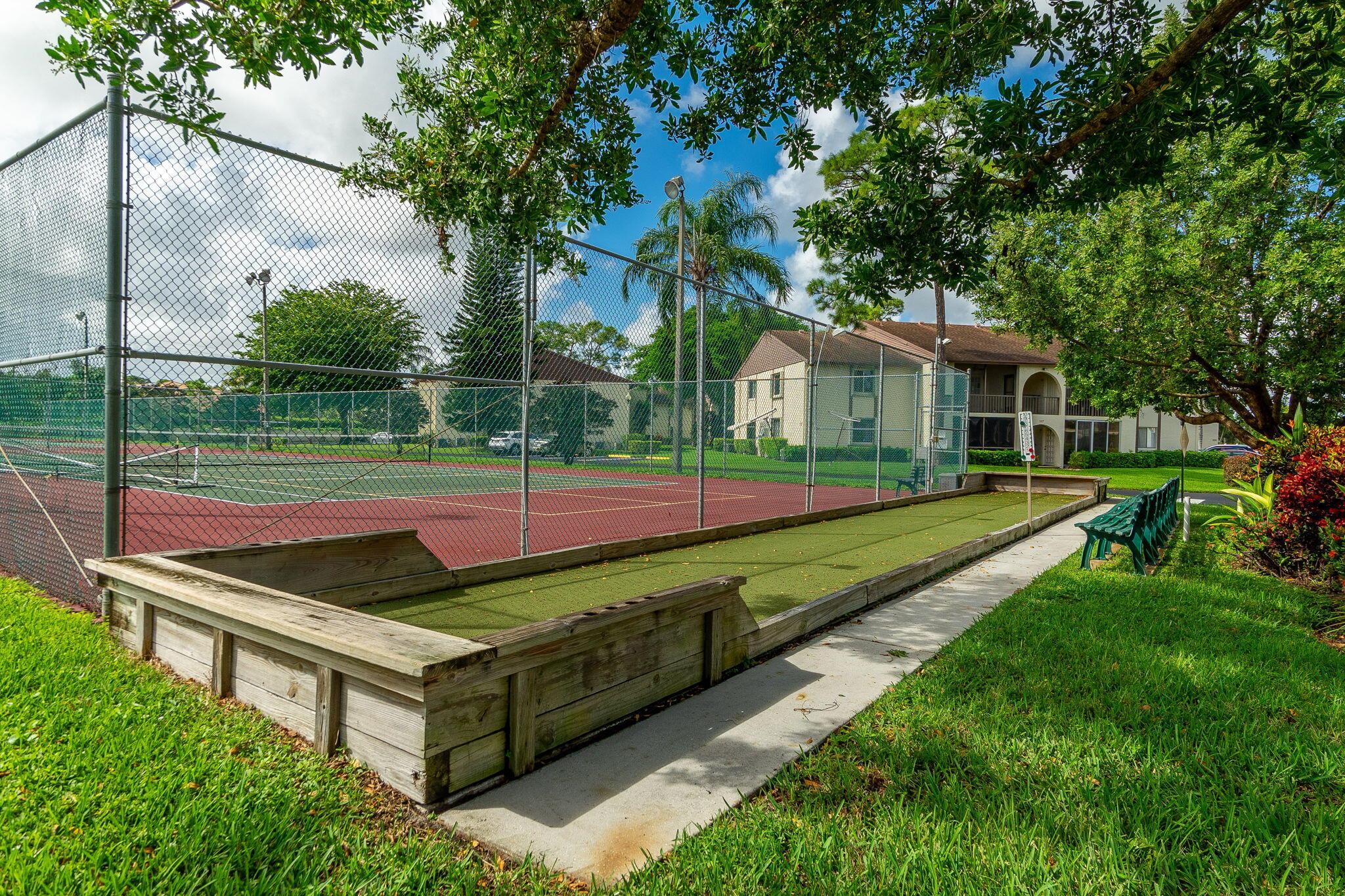 PINE RIDGE SOUTH III COND - Residential