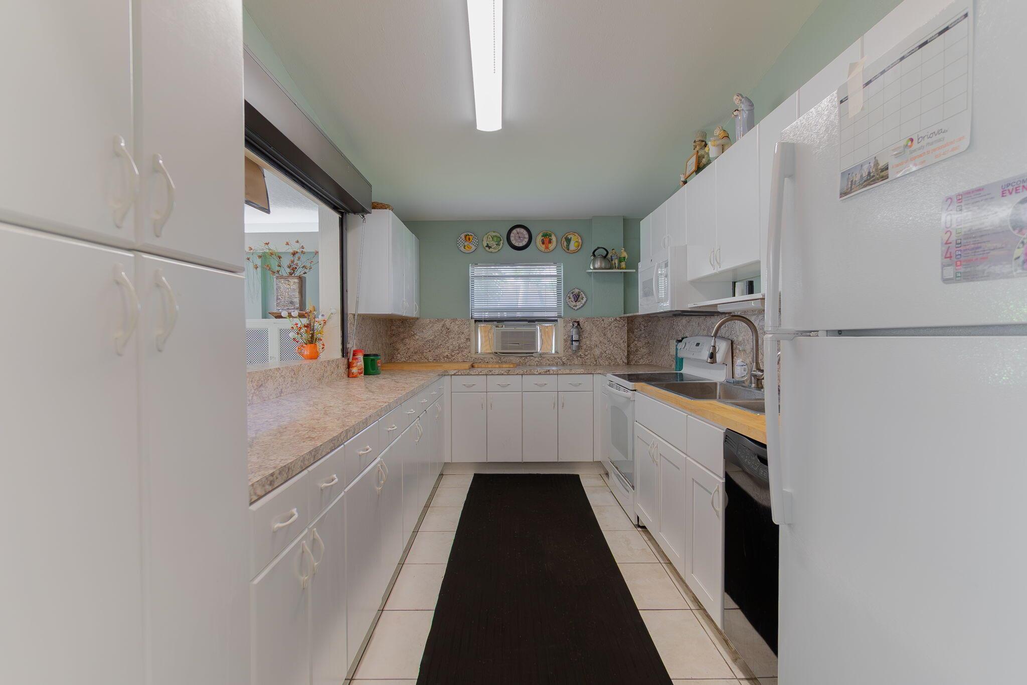 PINE RIDGE SOUTH III COND - Residential