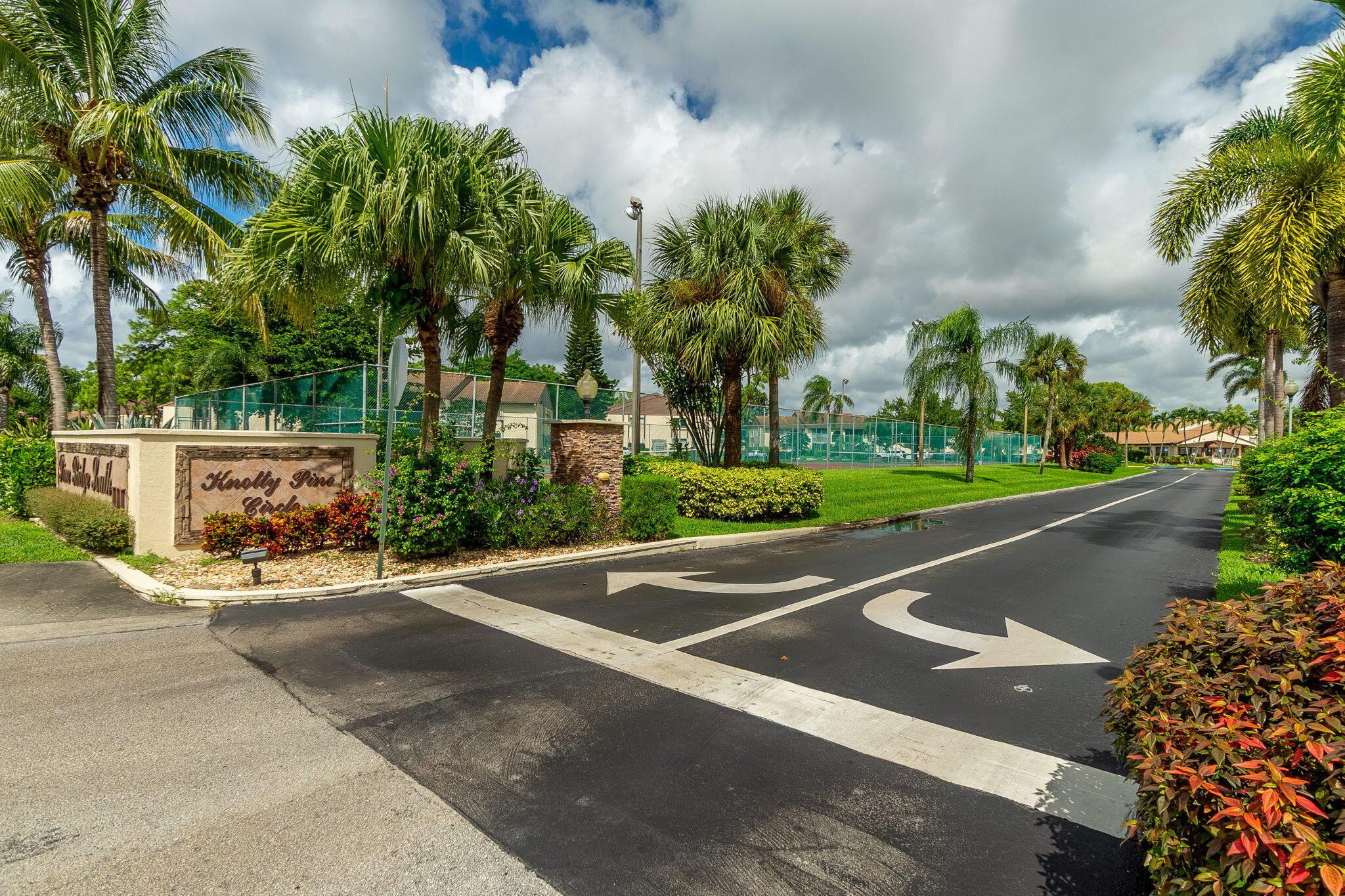 PINE RIDGE SOUTH III COND - Residential