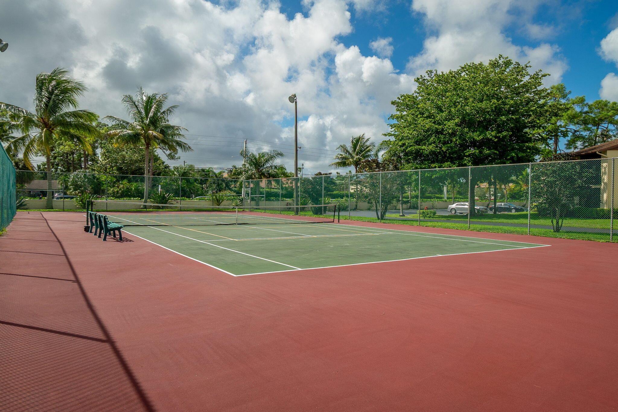 PINE RIDGE SOUTH III COND - Residential