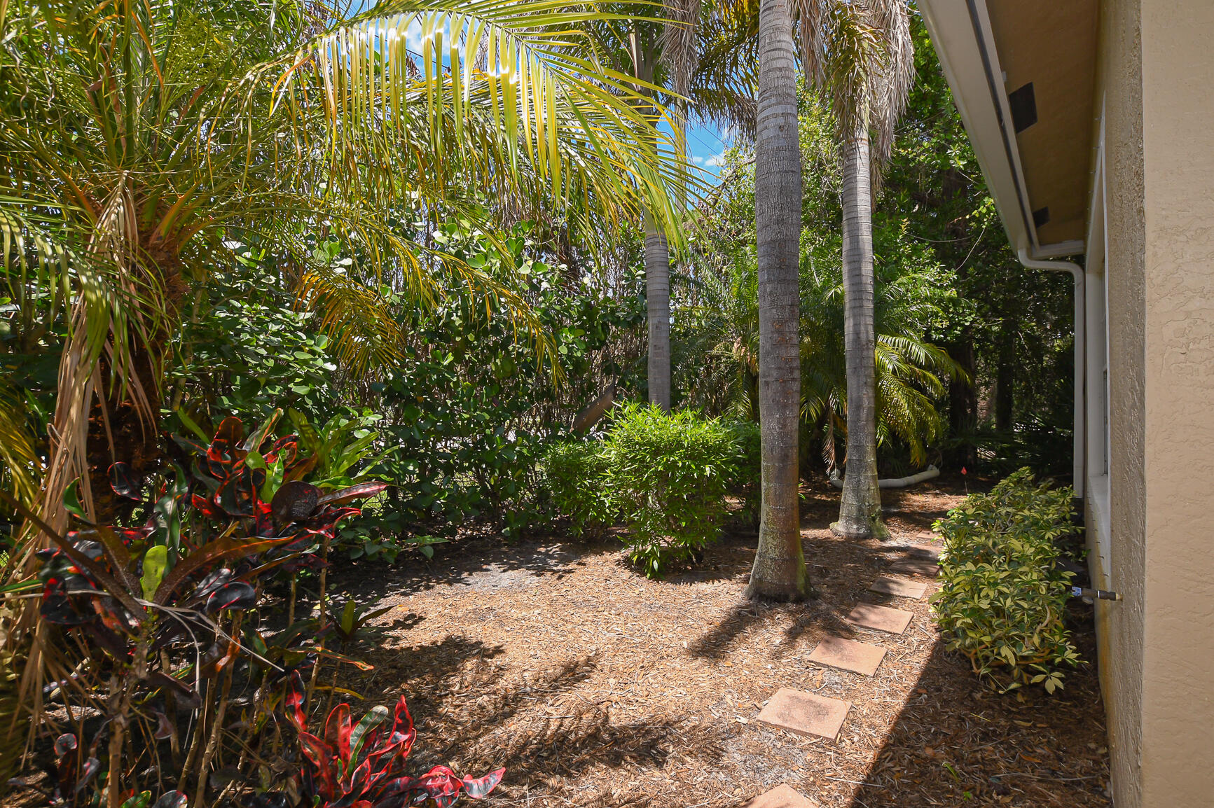 RIVER PLACE ON THE ST LUCIE NO 5 - Residential