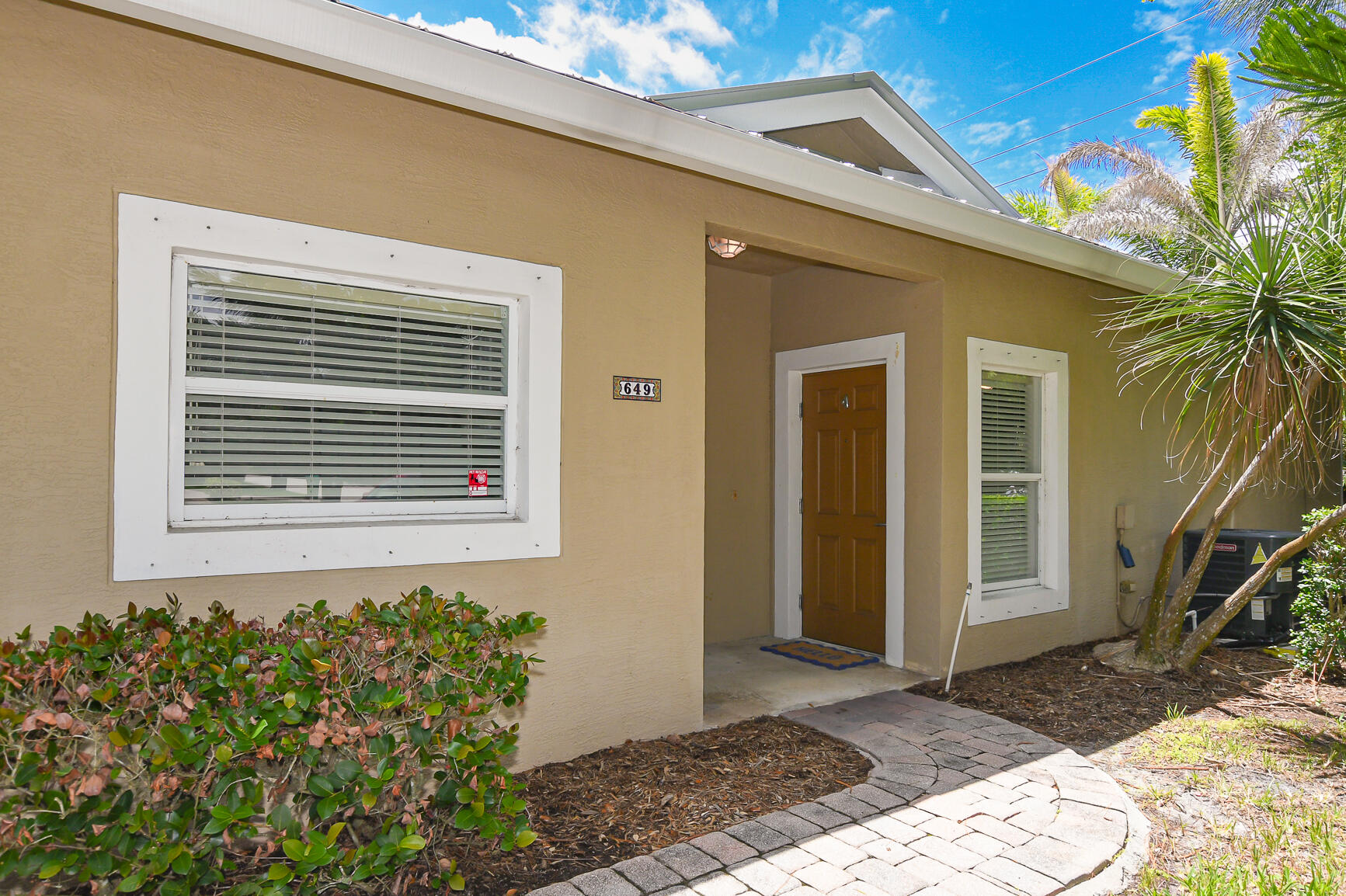 RIVER PLACE ON THE ST LUCIE NO 5 - Residential
