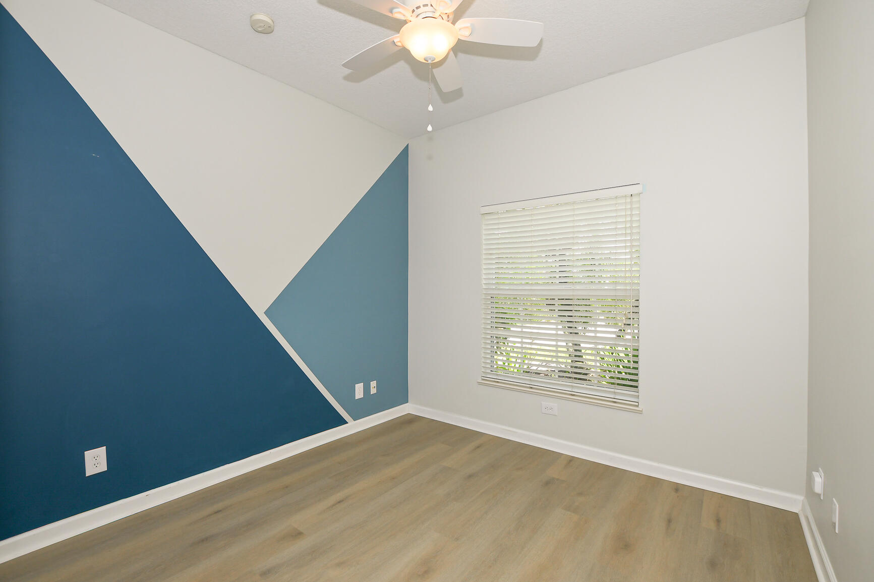 RIVER PLACE ON THE ST LUCIE NO 5 - Residential