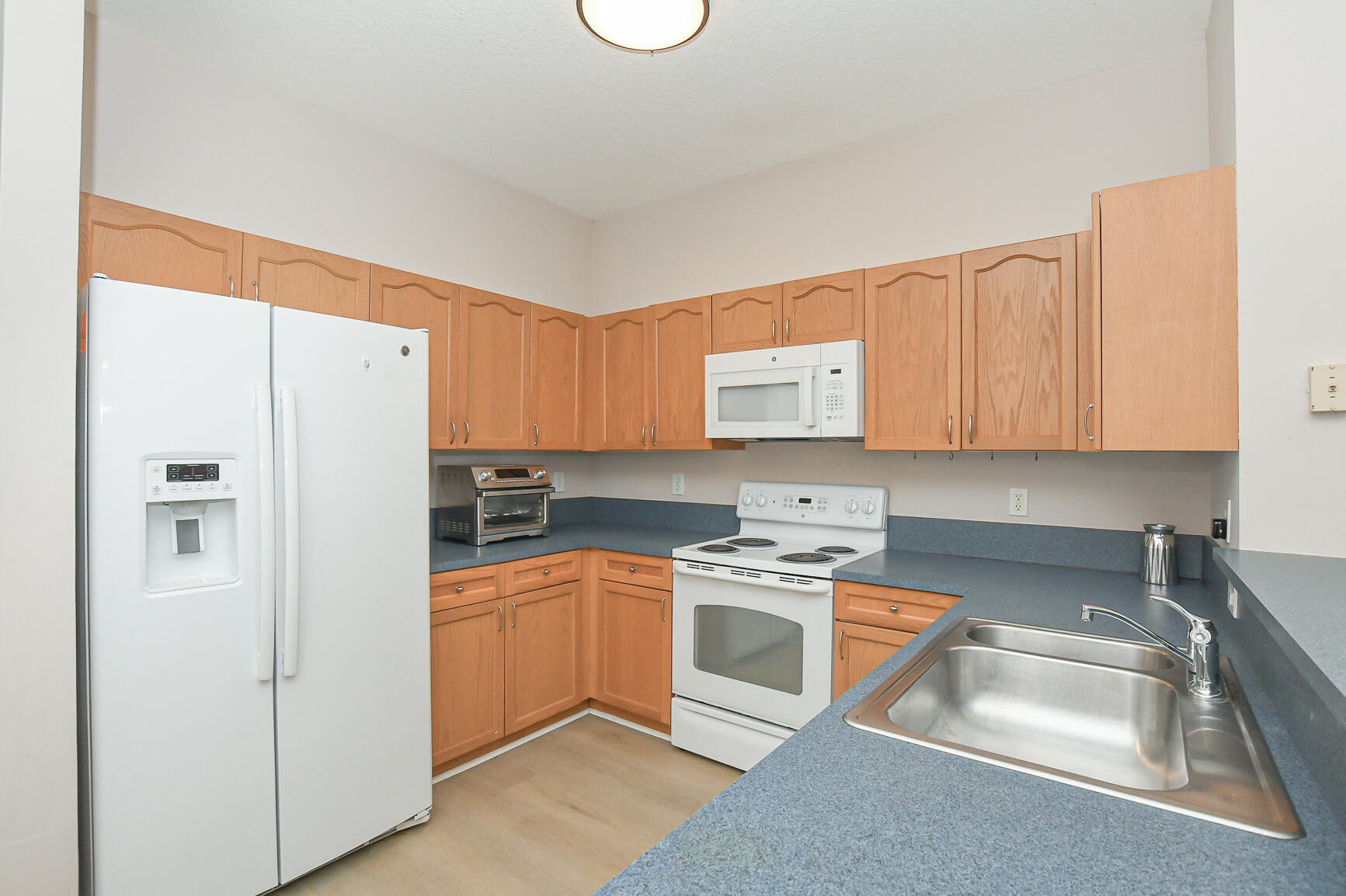 RIVER PLACE ON THE ST LUCIE NO 5 - Residential