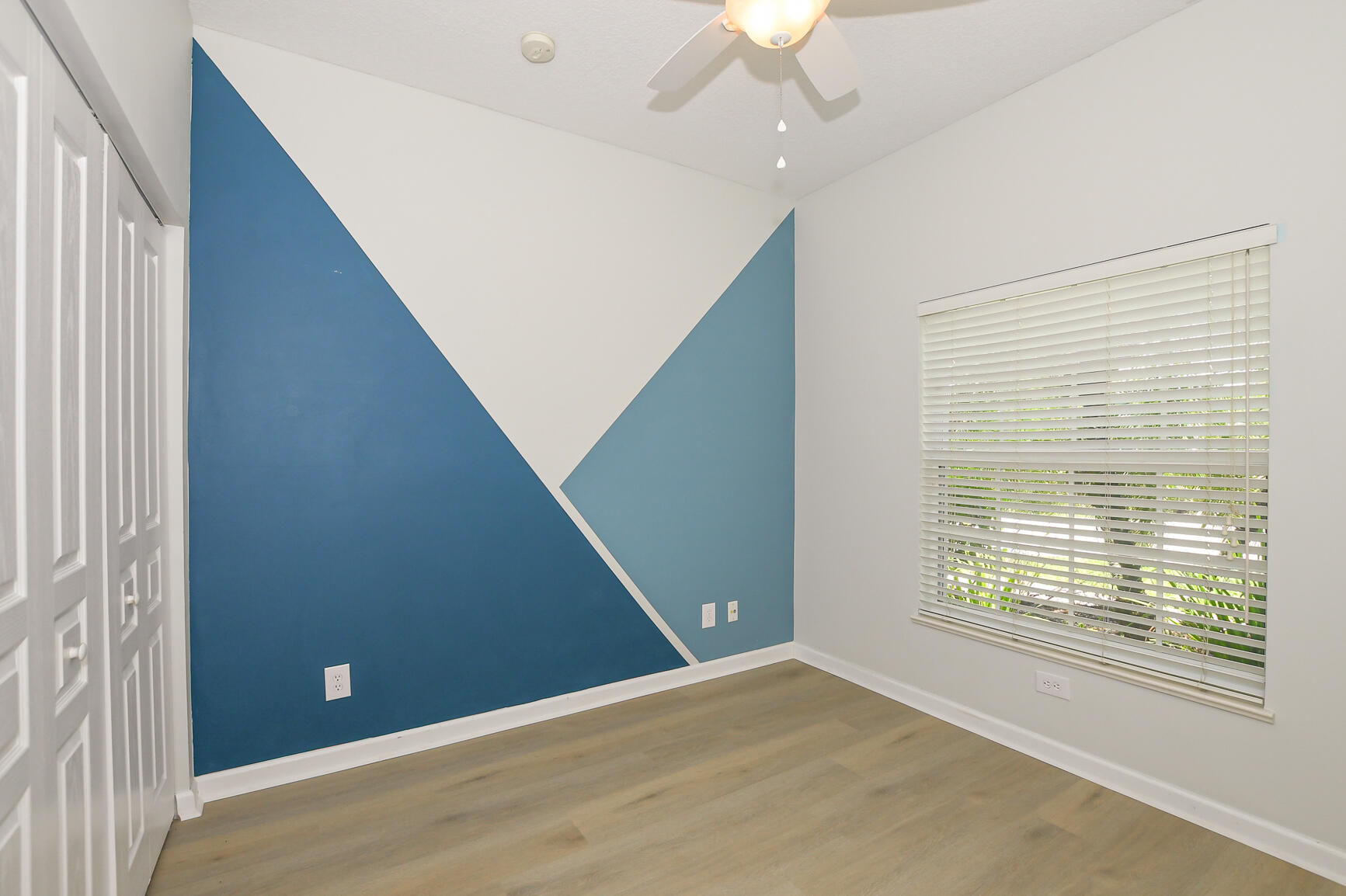 RIVER PLACE ON THE ST LUCIE NO 5 - Residential