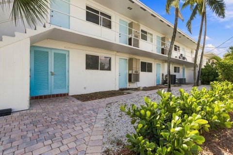 Tiny photo for 4529 NE 21st Avenue #3, Fort Lauderdale, FL 33308 (MLS # B26088886)