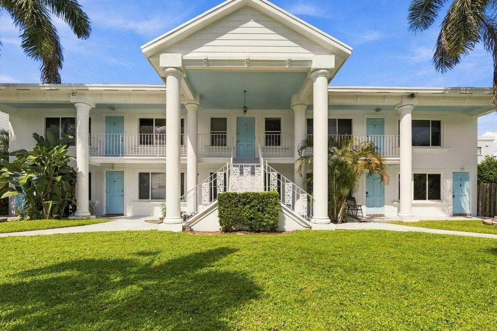 Photo of 4529 NE 21st Avenue #3, Fort Lauderdale, FL 33308 (MLS # B26088886)