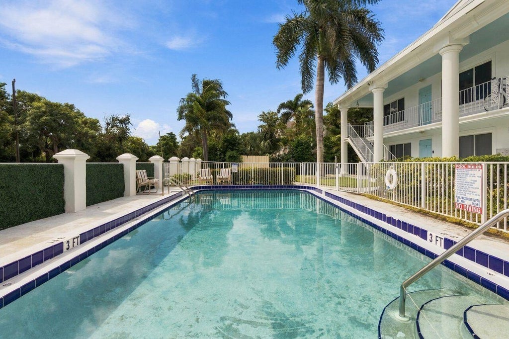 Photo of 4529 NE 21st Avenue #3, Fort Lauderdale, FL 33308 (MLS # B26088886)