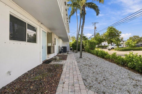 Tiny photo for 4529 NE 21st Avenue #3, Fort Lauderdale, FL 33308 (MLS # B26088886)