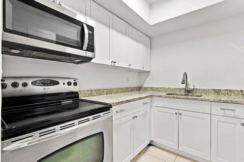 Tiny photo for 4529 NE 21st Avenue #3, Fort Lauderdale, FL 33308 (MLS # B26088886)