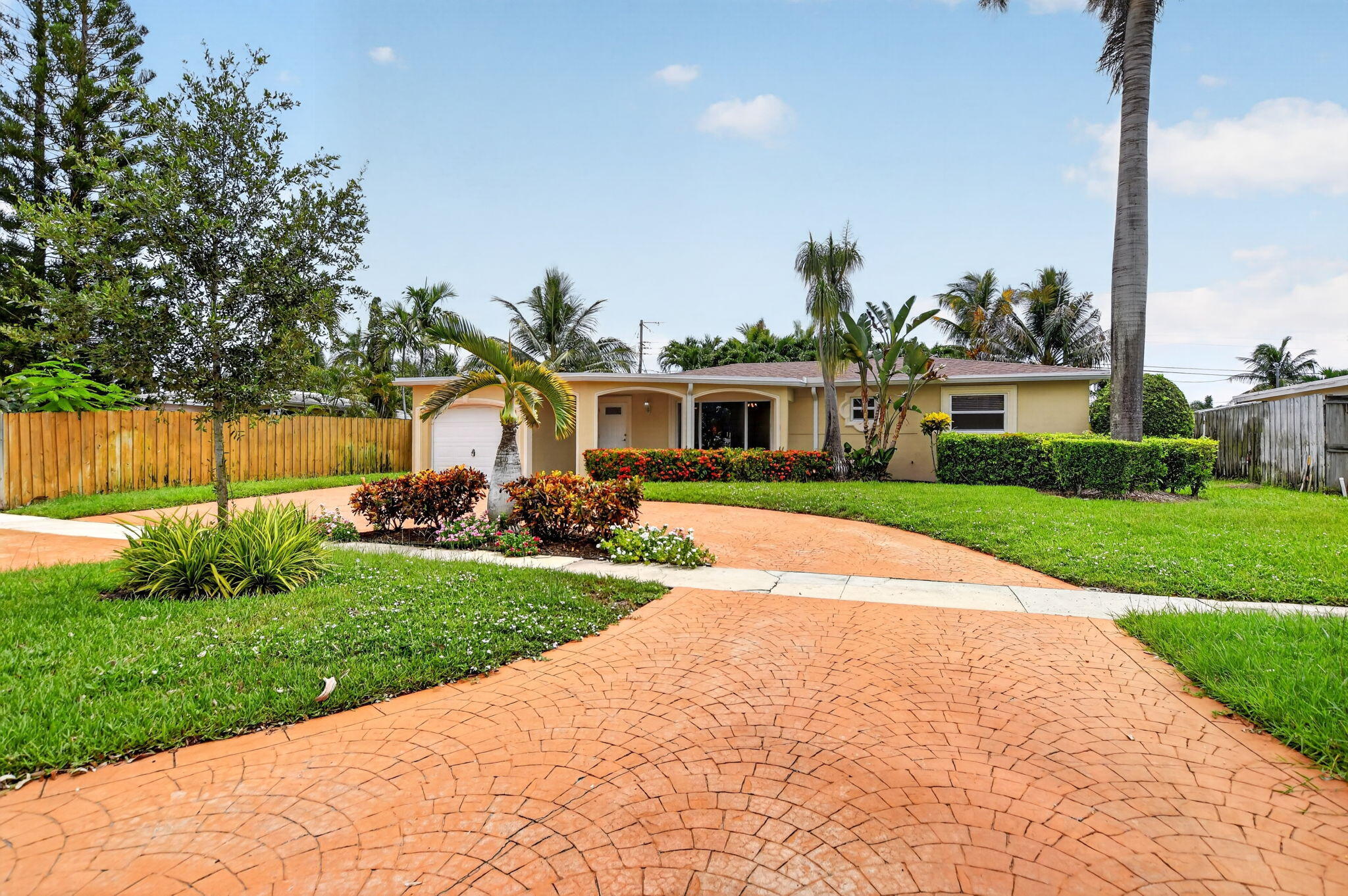 2250 NE 4TH Court