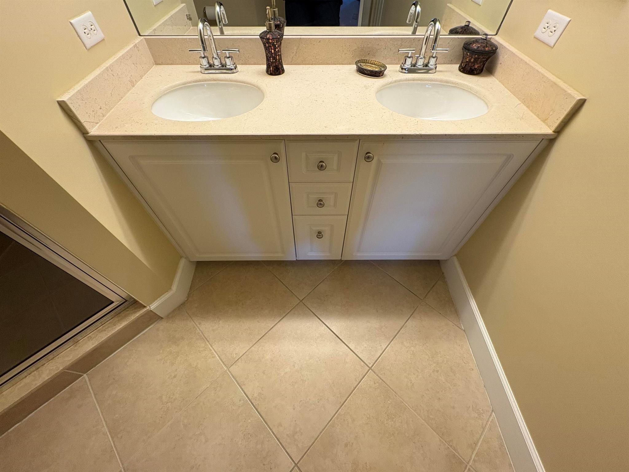 SAN RAPHAEL CONDO - Residential Lease