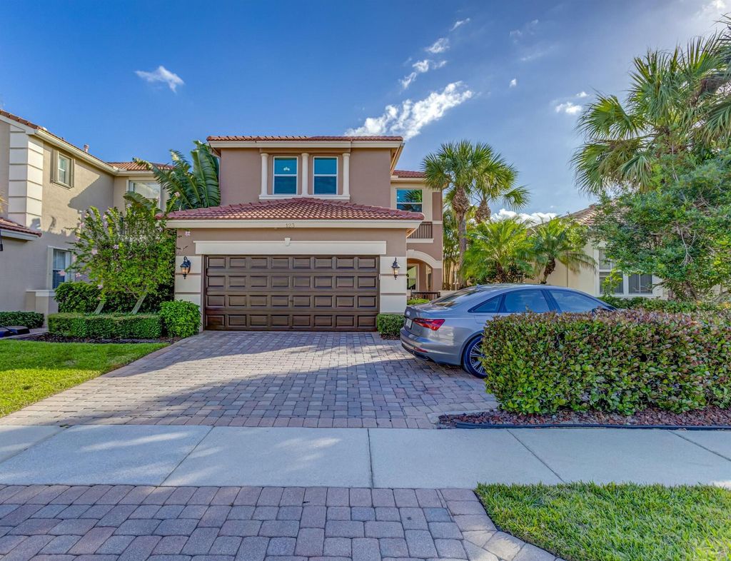 Photo of 123 Isle Verde Way, Palm Beach Gardens, FL 33418 (MLS # R10931525)