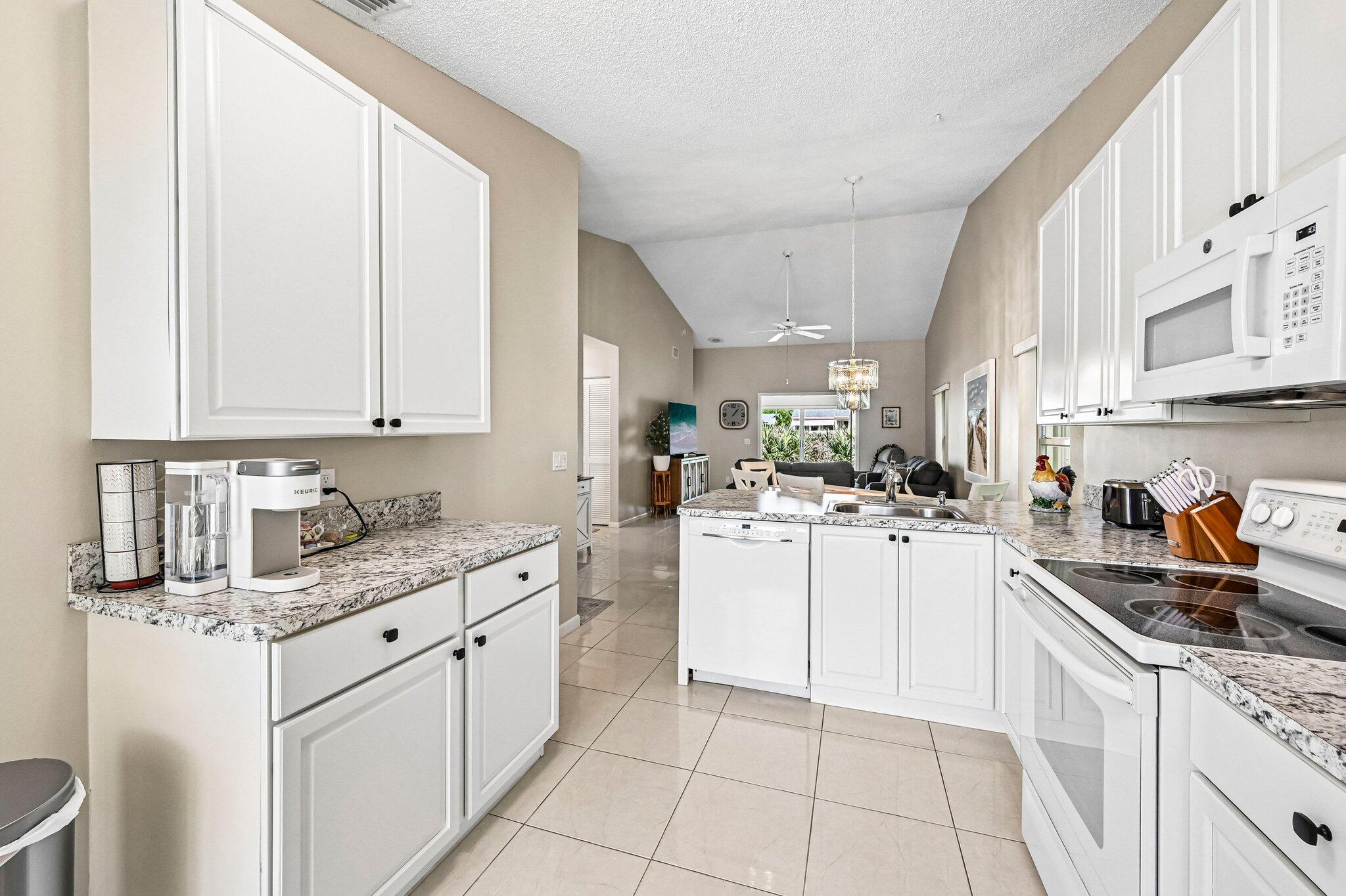 10843 SE SEA PINES Circle