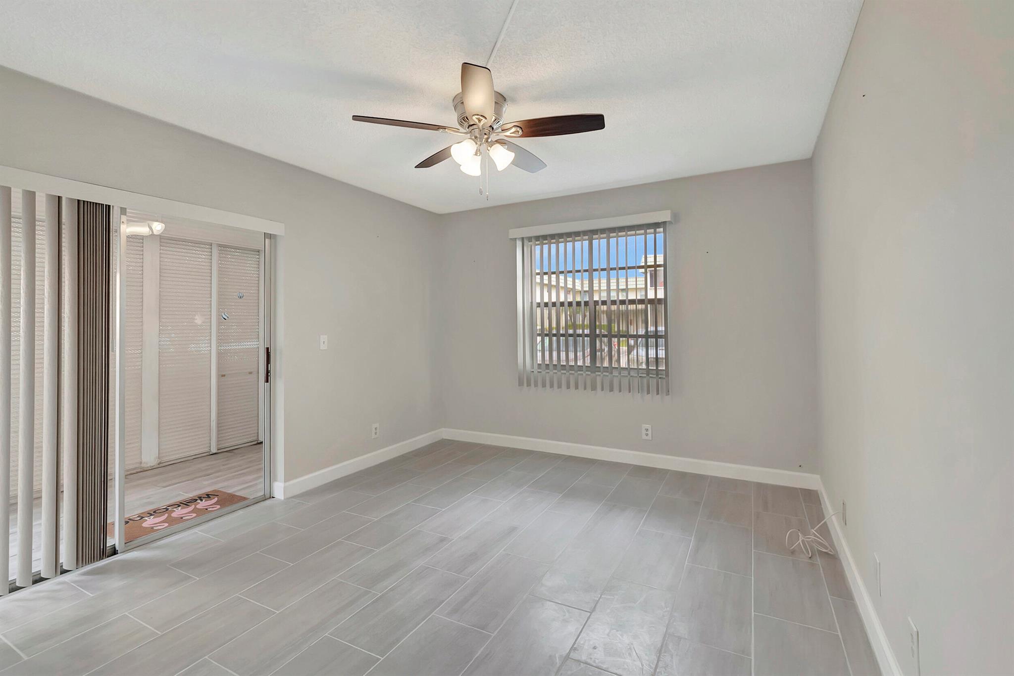 KINGS POINT FLANDERS COND - Residential