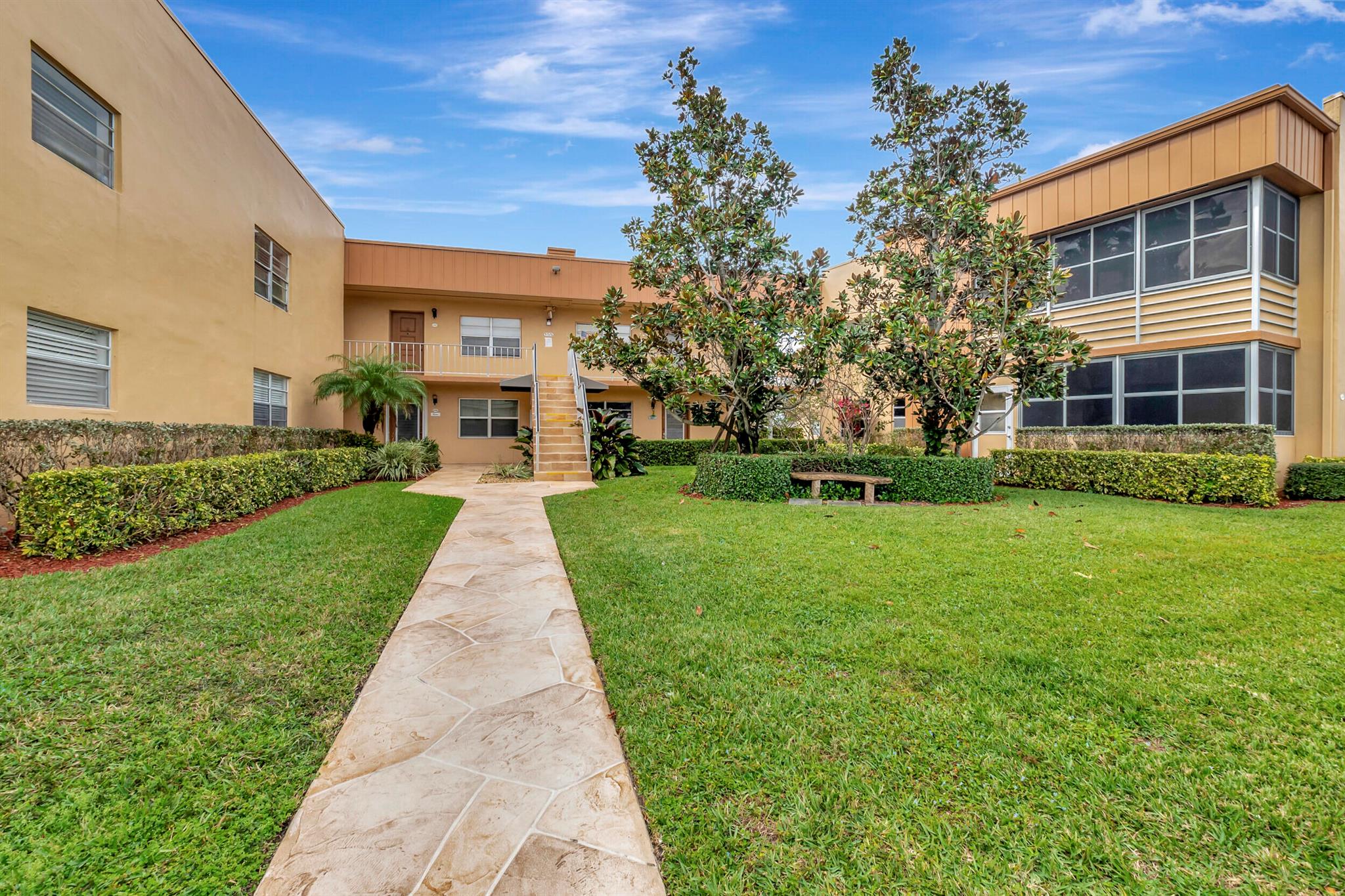 KINGS POINT FLANDERS COND - Residential