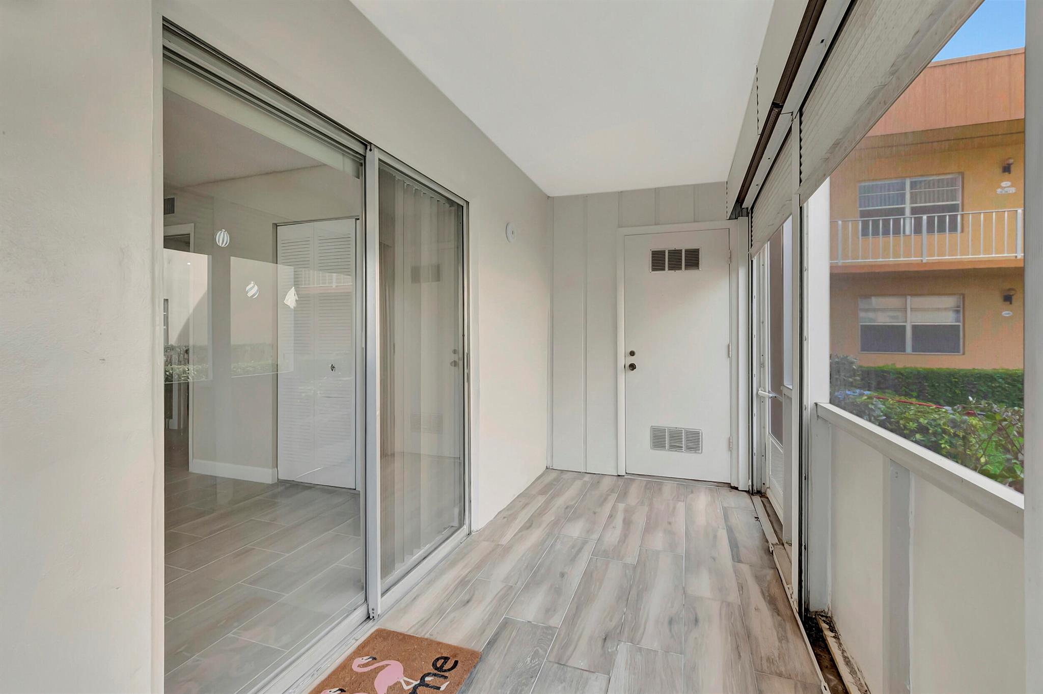 KINGS POINT FLANDERS COND - Residential