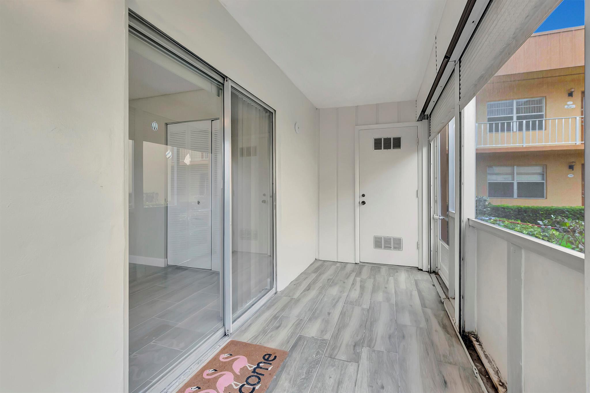 KINGS POINT FLANDERS COND - Residential