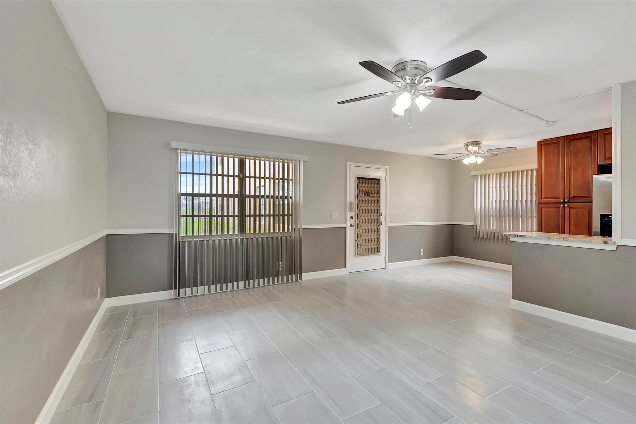 KINGS POINT FLANDERS COND - Residential