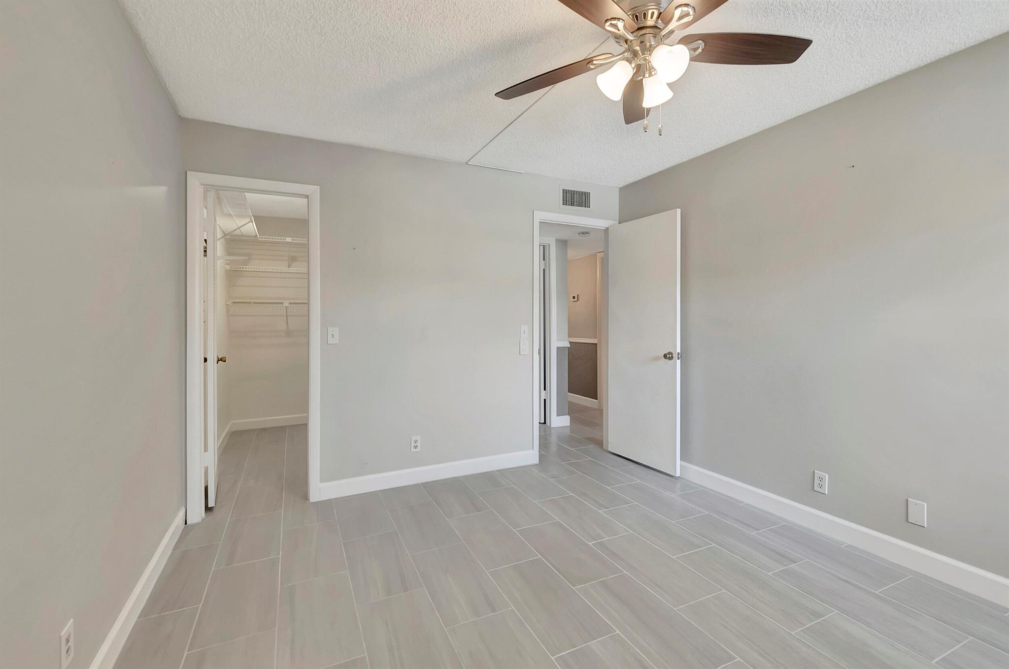 KINGS POINT FLANDERS COND - Residential