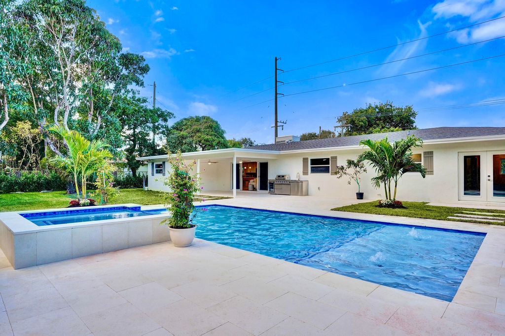 Photo of 200 NW 2nd Street, Delray Beach, FL 33444 (MLS # R11155054)