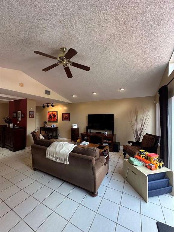 CROSS CREEK - Residential