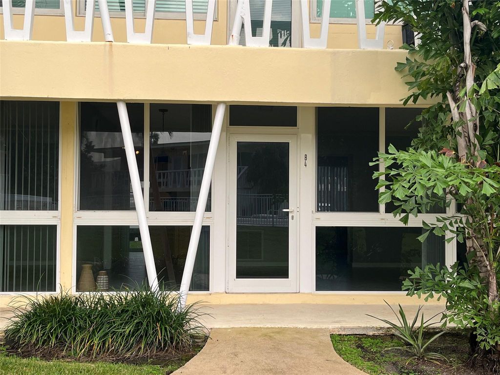 Photo of 2755 NE 28th Ave #B4, Lighthouse Point, FL 33064 (MLS # F10523916)