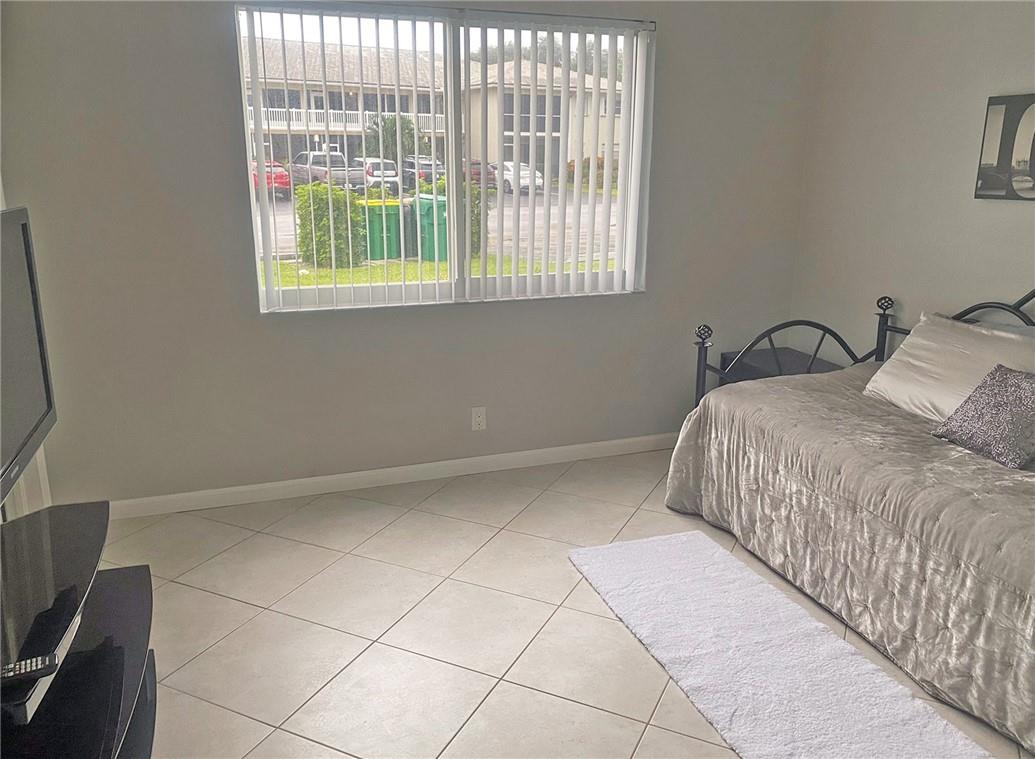 LIGHTHOUSE BAY CONDO - Residential Lease